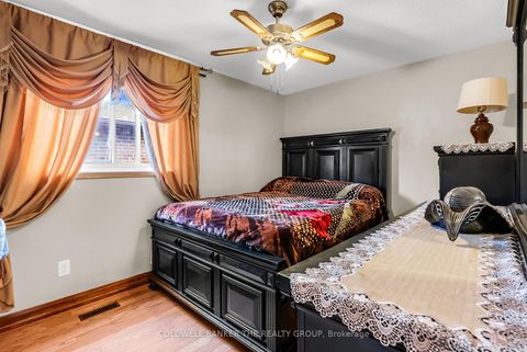 Photo 22 at 15 Cog Hill Drive, Glen Shields, Vaughan