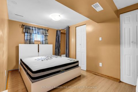 Photo 25 at 15 Cog Hill Drive, Glen Shields, Vaughan
