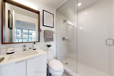 Photo 13 at 545 - 543 Richmond Street W, Waterfront Communities C1, Toronto