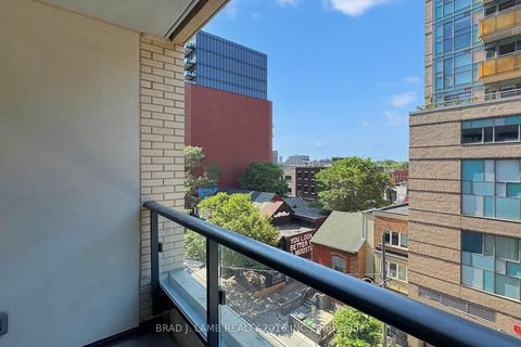 Photo 17 at 545 - 543 Richmond Street W, Waterfront Communities C1, Toronto