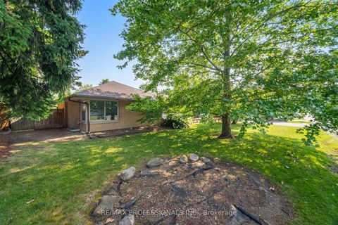 Photo 4 at 55 Bywood Drive, Rosethorn, Toronto