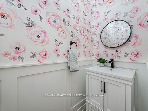 Photo 11 at 448 Lady Nadia Drive, Patterson, Vaughan