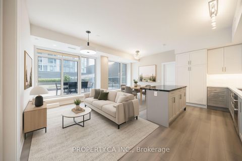 Photo 5 at 216W - 10 Gatineau Drive, Beverley Glen, Vaughan