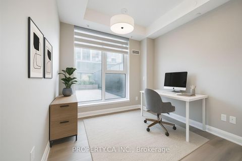 Photo 7 at 216W - 10 Gatineau Drive, Beverley Glen, Vaughan