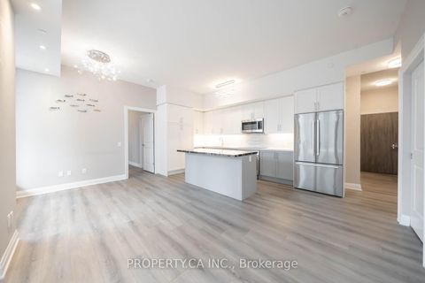Photo 8 at 216W - 10 Gatineau Drive, Beverley Glen, Vaughan