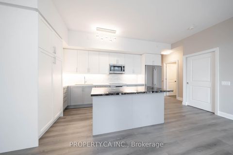 Photo 9 at 216W - 10 Gatineau Drive, Beverley Glen, Vaughan