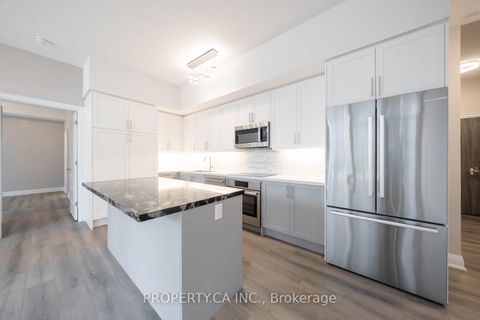 Photo 10 at 216W - 10 Gatineau Drive, Beverley Glen, Vaughan