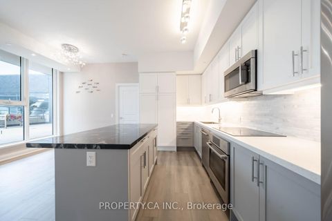 Photo 14 at 216W - 10 Gatineau Drive, Beverley Glen, Vaughan