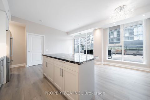Photo 16 at 216W - 10 Gatineau Drive, Beverley Glen, Vaughan