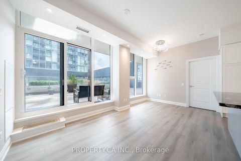 Photo 19 at 216W - 10 Gatineau Drive, Beverley Glen, Vaughan