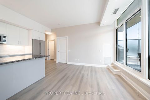 Photo 21 at 216W - 10 Gatineau Drive, Beverley Glen, Vaughan