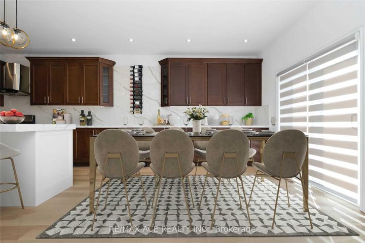 Photo 7 at 162 Bathurst Glen Drive, Patterson, Vaughan