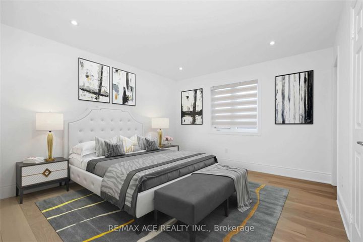 Photo 20 at 162 Bathurst Glen Drive, Patterson, Vaughan