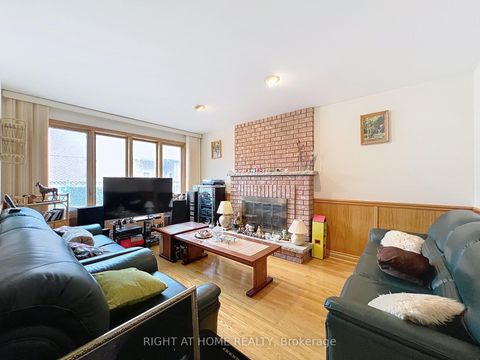 Photo 13 at 150 Holmes Avenue, Willowdale East, Toronto