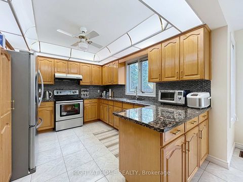 Photo 16 at 150 Holmes Avenue, Willowdale East, Toronto