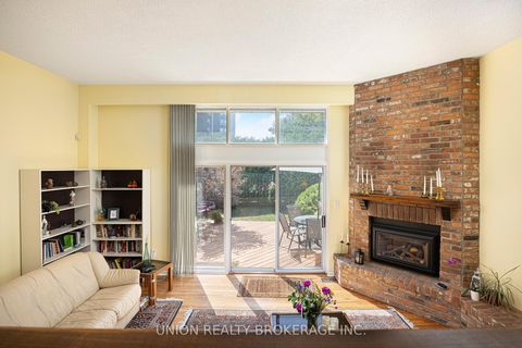 Photo 8 at 1 - 50 Vicora Link Way, Flemingdon Park, Toronto