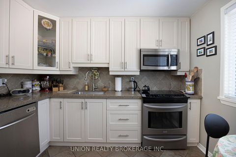 Photo 14 at 1 - 50 Vicora Link Way, Flemingdon Park, Toronto