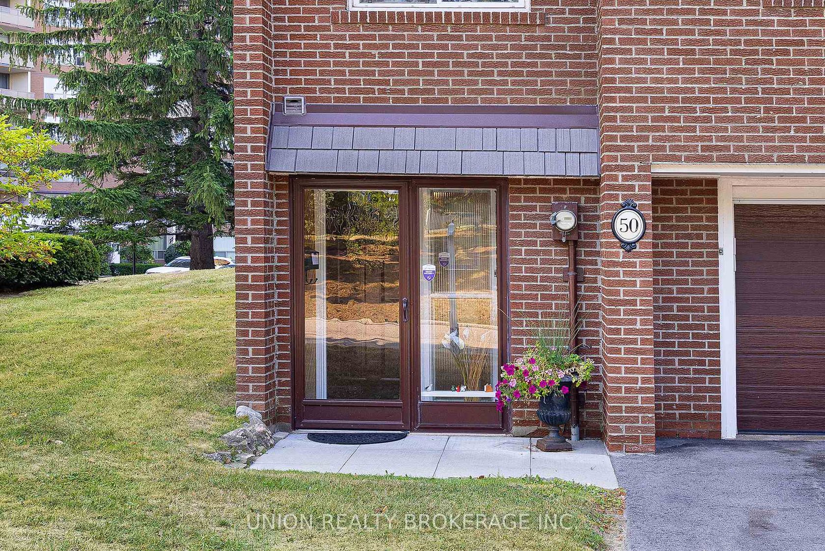 1 - 50 Vicora Link Way, Flemingdon Park, Toronto 