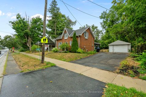 Photo 2 at 2088 Victoria Street, Stroud, Innisfil