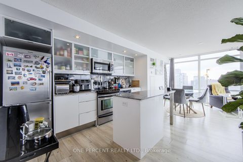 Photo 12 at 5007 - 25 Telegram Mews, Waterfront Communities C1, Toronto