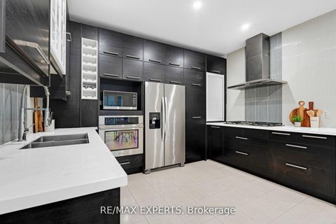 Photo 13 at 76 Cetona Avenue, Vellore Village, Vaughan