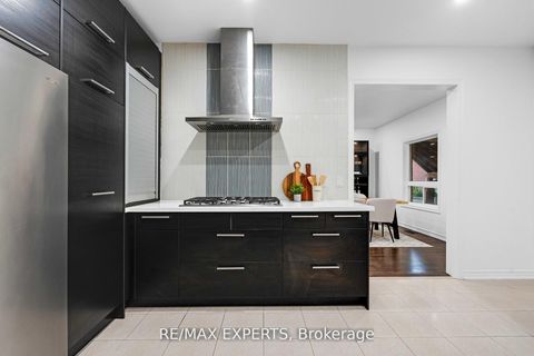 Photo 15 at 76 Cetona Avenue, Vellore Village, Vaughan