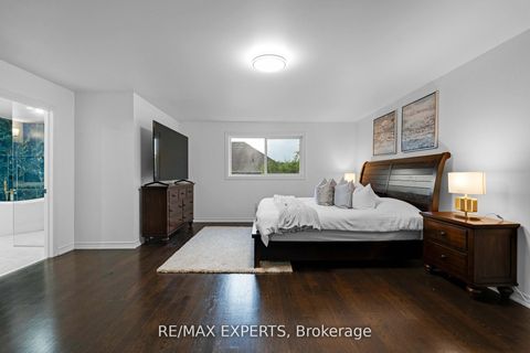 Photo 23 at 76 Cetona Avenue, Vellore Village, Vaughan