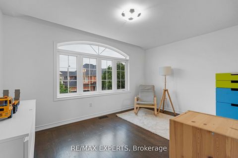 Photo 30 at 76 Cetona Avenue, Vellore Village, Vaughan