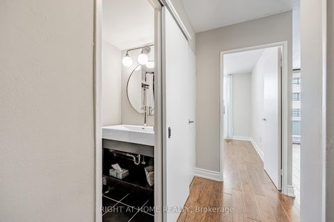 Photo 2 at 2109 - 30 Gloucester Street, Yonge Corridor, Toronto