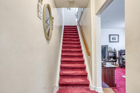 Photo 2 at 49 Ashwick Drive, Ionview, Toronto
