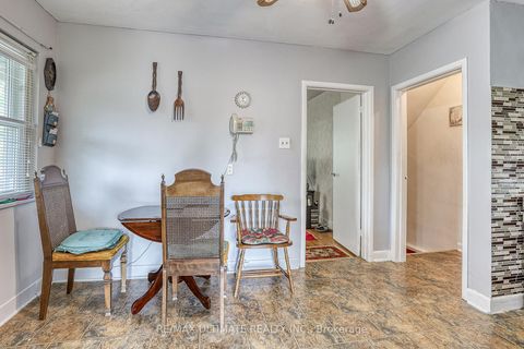 Photo 11 at 49 Ashwick Drive, Ionview, Toronto
