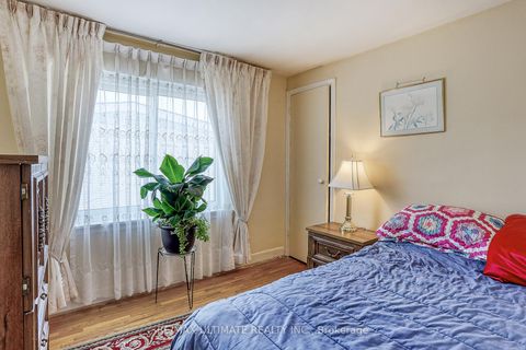 Photo 19 at 49 Ashwick Drive, Ionview, Toronto