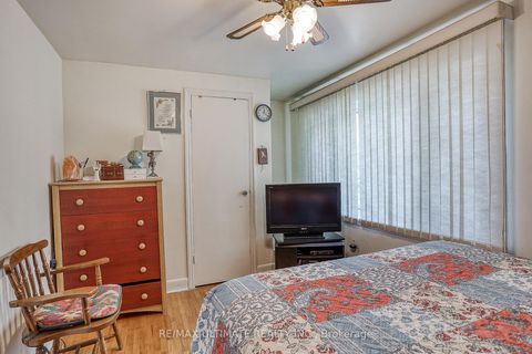 Photo 23 at 49 Ashwick Drive, Ionview, Toronto