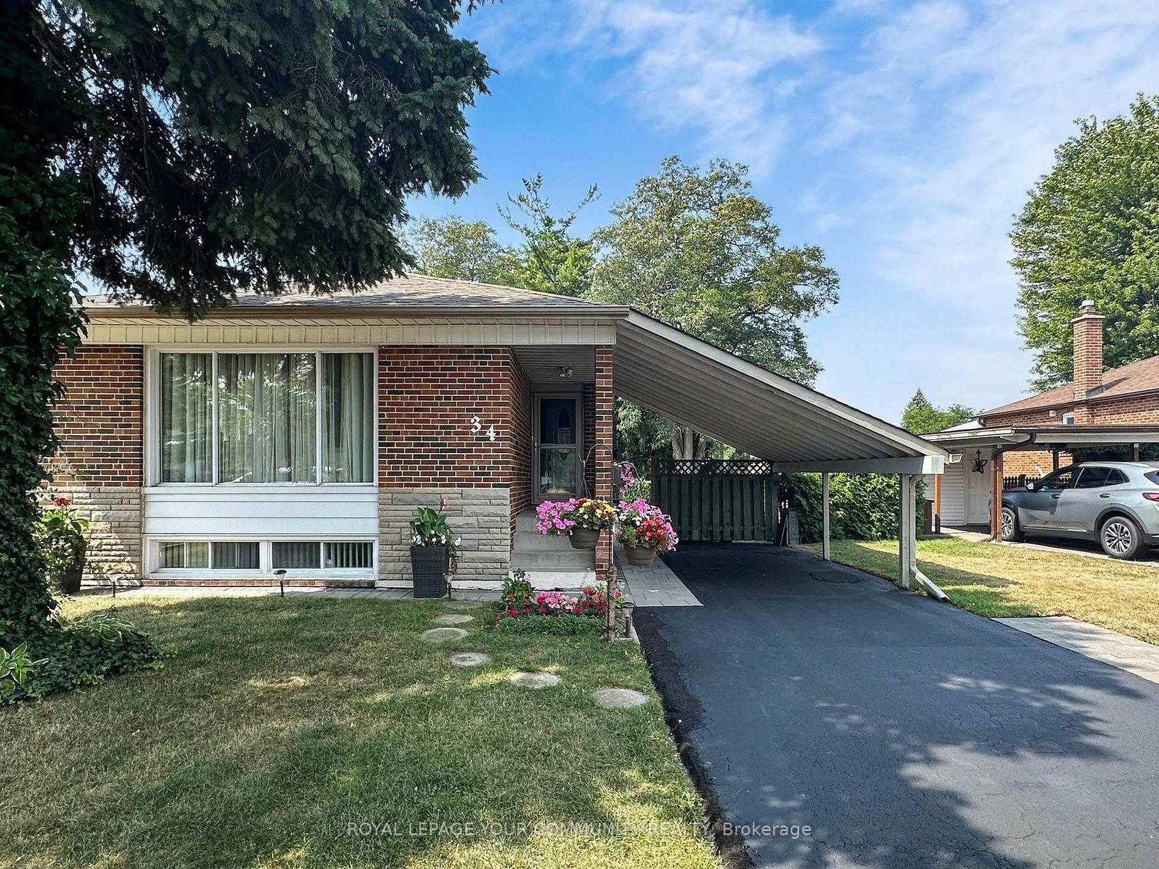 34 Droxford Avenue, Maryvale, Toronto by Loree Meneguzzi Real Estate 34 Droxford Avenue, Maryvale, Toronto