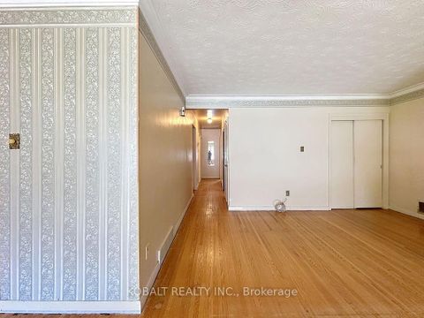 Photo 4 at 19 Kidbrooke Crescent, Cliffcrest, Toronto