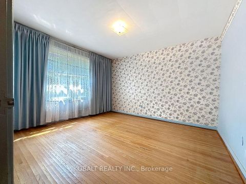 Photo 11 at 19 Kidbrooke Crescent, Cliffcrest, Toronto