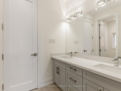 Photo 28 at 43 Sugarbush Square, Highland Creek, Toronto