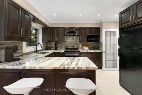 Photo 7 at 1 Trillium Terrace, Queensway, Toronto