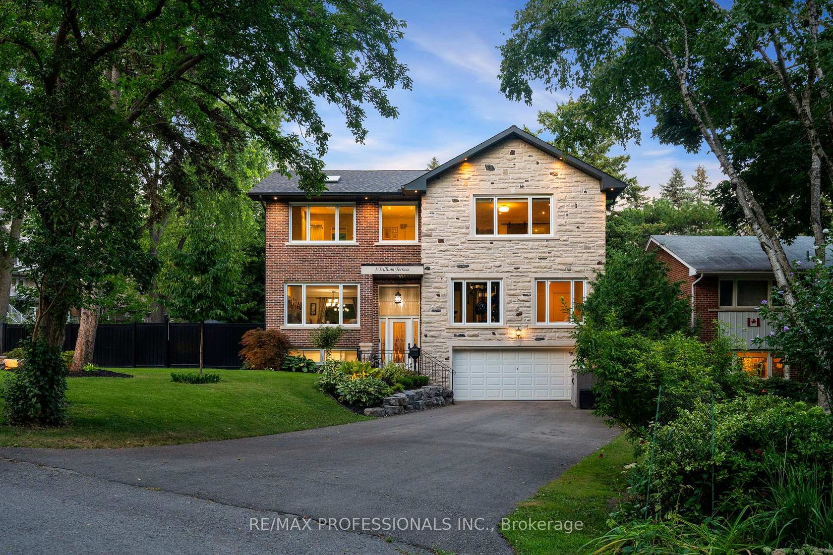 1 Trillium Terrace, Queensway, Toronto 