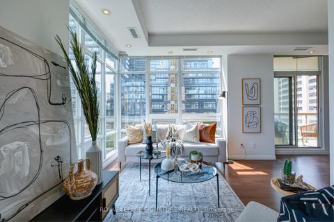 Photo 13 at 502 - 900 Mount Pleasant Road, Mount Pleasant West, Toronto