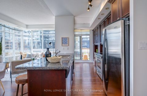 Photo 15 at 502 - 900 Mount Pleasant Road, Mount Pleasant West, Toronto