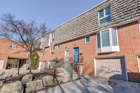 Photo 1 at 10 Brassbell Mill Way, Windfields, Toronto