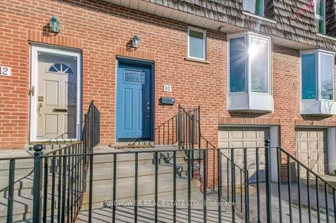 Photo 2 at 10 Brassbell Mill Way, Windfields, Toronto