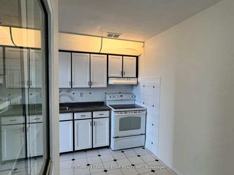 Photo 2 at 916 - 80 Grandravine Drive, York University Heights, Toronto