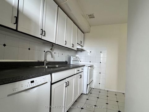 Photo 4 at 916 - 80 Grandravine Drive, York University Heights, Toronto