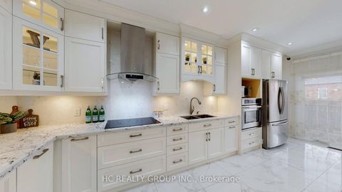 Photo 10 at 67 Melbourne Drive, Rouge Woods, Richmond Hill