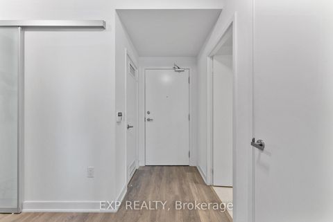 Photo 1 at 2011 - 99 Broadway Avenue, Mount Pleasant West, Toronto