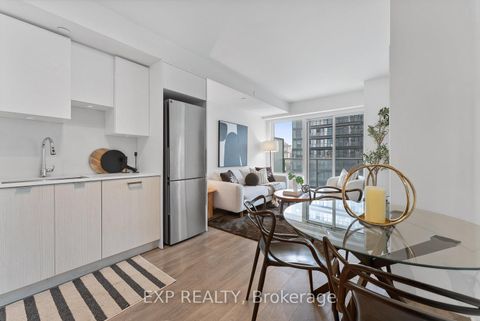 Photo 7 at 2011 - 99 Broadway Avenue, Mount Pleasant West, Toronto