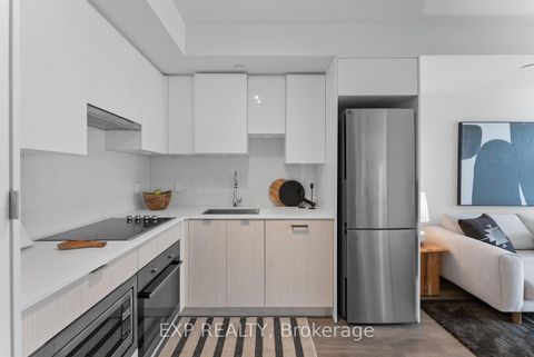 Photo 9 at 2011 - 99 Broadway Avenue, Mount Pleasant West, Toronto