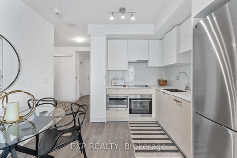 Photo 10 at 2011 - 99 Broadway Avenue, Mount Pleasant West, Toronto